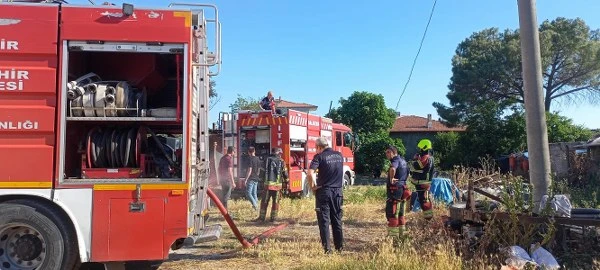 Balıkesir’de İtfaiye Hafta Sonu 122 Olaya Müdahale Etti