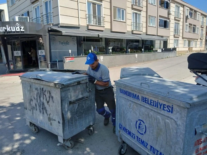 Bandırma’da Çöp Konteynerleri Yenileniyor