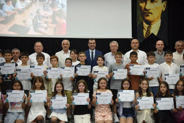 Gönen TECH10’da 288 Öğrenci Mezuniyet Sevinci Yaşadı