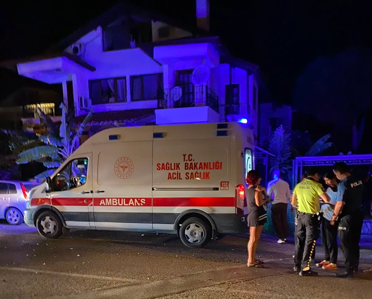 Motosiklet ve Otomobil Kafa Kafaya Çarpıştı 1 Yaralı