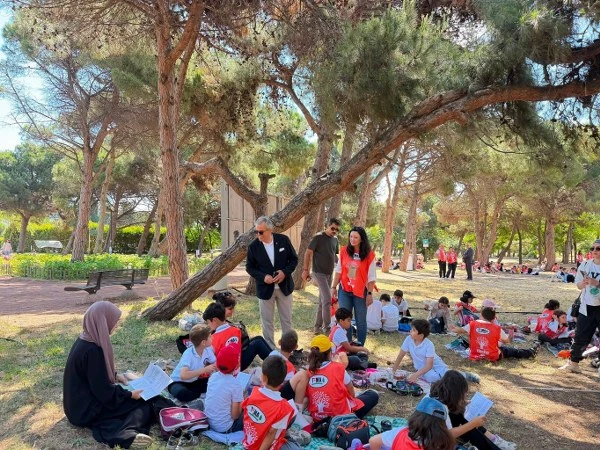 Bandırma’da Minik Eller Gelecek İçin Fidan Dikti