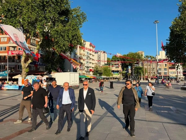 MEYDAN YENİLENİYOR, YOLLAR YAPILIYOR, CAN DOSTLAR UNUTULMUYOR!