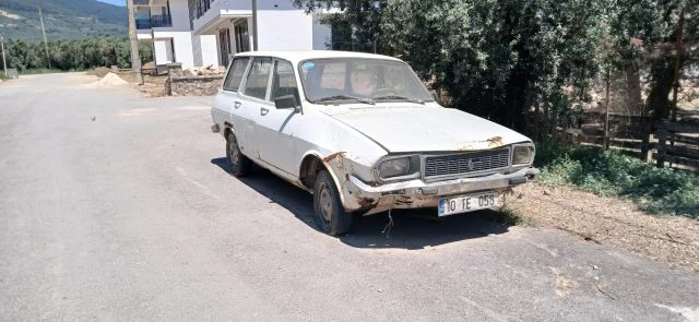 3 Yıldan Beri Aynı Yerde