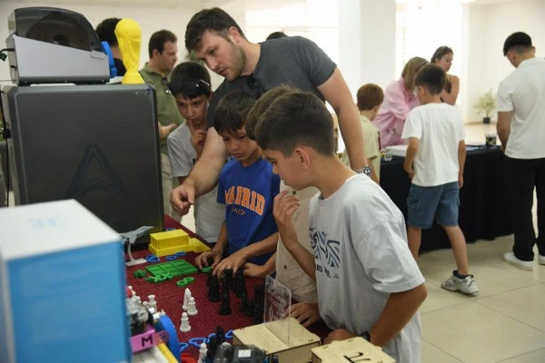 Gönen TECH10’da 288 Öğrenci Mezuniyet Sevinci Yaşadı