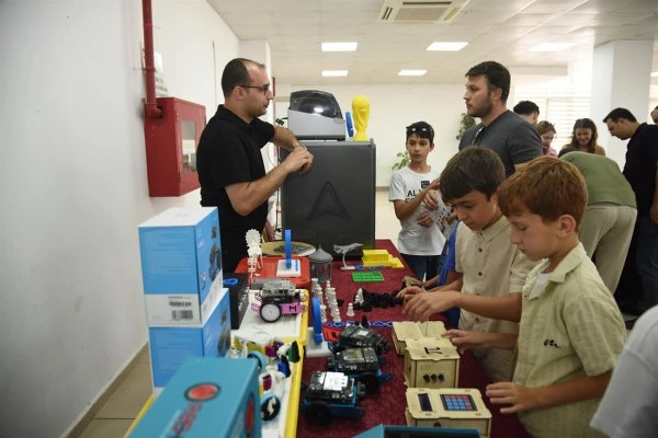 Gönen TECH10’da 288 Öğrenci Mezuniyet Sevinci Yaşadı