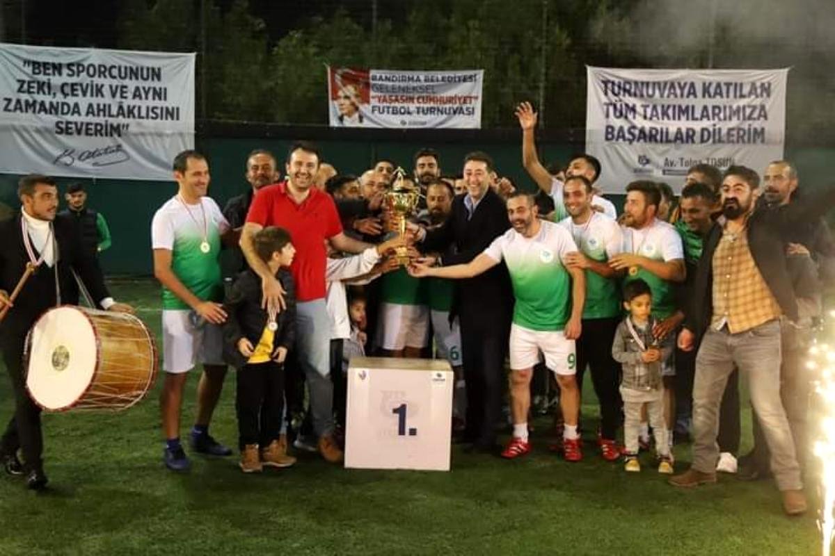 Bandırma'da " Yaşasın Cumhuriyet" birimler arası futbol turnuvası
