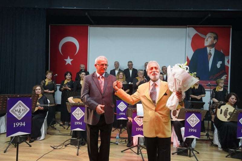 "AYVALIK FİDANLARINA BİR DESTEK DE MÜZİK DERNEĞİ'NDEN GELDİ