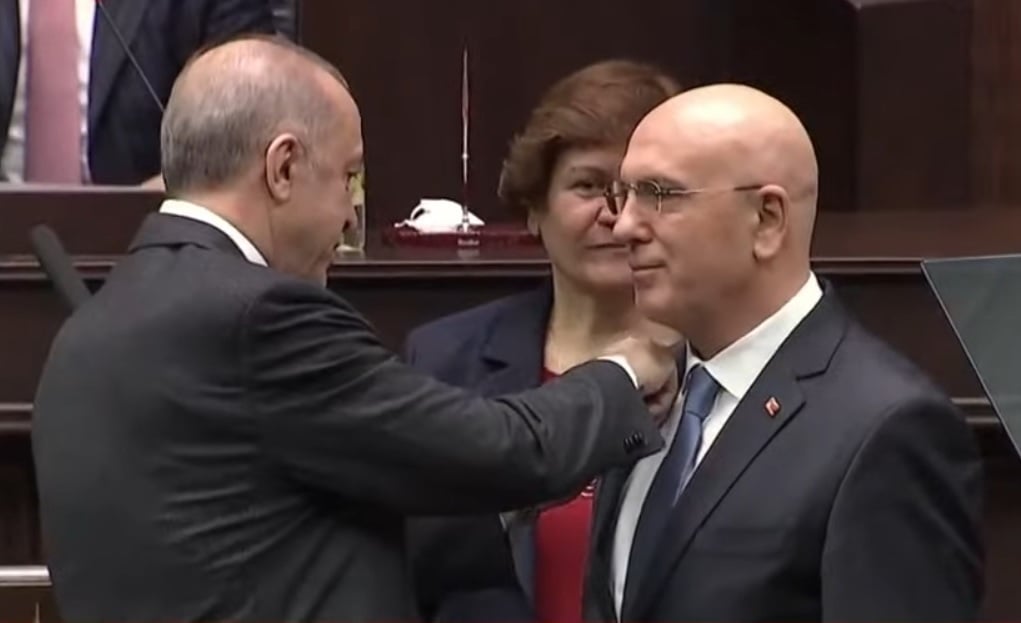 Balıkesir Bağımsız Milletvekili İsmail Ok, Ak Parti'ye katıldı. Balıkesir’de siyaset arenasında önemli bir gelişme yaşandı. Balıkesir Bağımsız Milletvekili İsmail Ok, Adalet ve Kalkınma Partisi (AK Parti) saflarına katıldığını duyurdu.