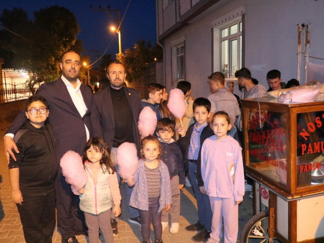 Çocukların yüzünü güldüren iftar (1)