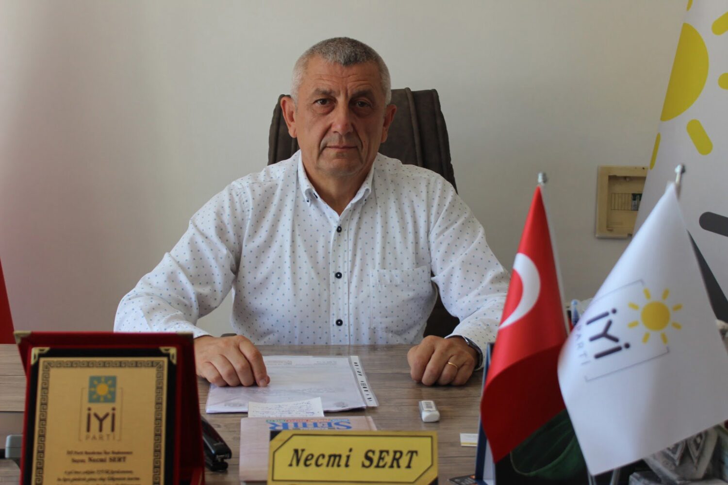 İYİ Parti Bandırma İlçe Başkanı Necmi Sert_ _Veliler ve öğrenciler zor durumda_