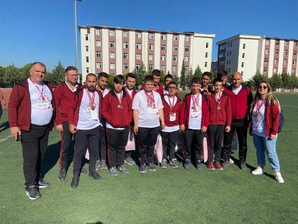Özel Olimpiyatlarda Balıkesir'e 16 Altın Madalya (1)_600x450