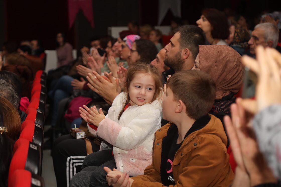 'Hıklatan Bal' isimli Oyun Fevziye Bebek için Sahnelendi (8)