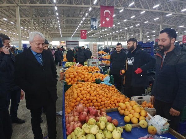 BELEDİYE BAŞKANI GÜNEY PAZAR ESNAFINI ZİYARET ETTİ (1)