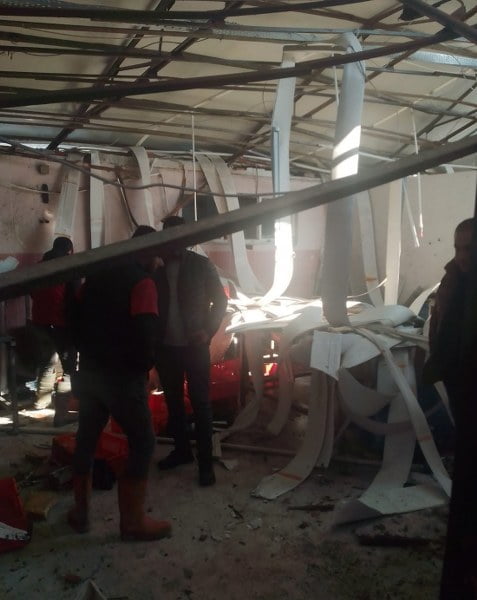 Susurluk’ta kokoreç üretim işletmesinde gaz sıkışması nedeniyle meydana gelen patlamada yaralanan 20 kişiden durumu ağır olan 6'sı Balıkesir Atatürk Şehir Hastanesi'ne sevk edildi (1)