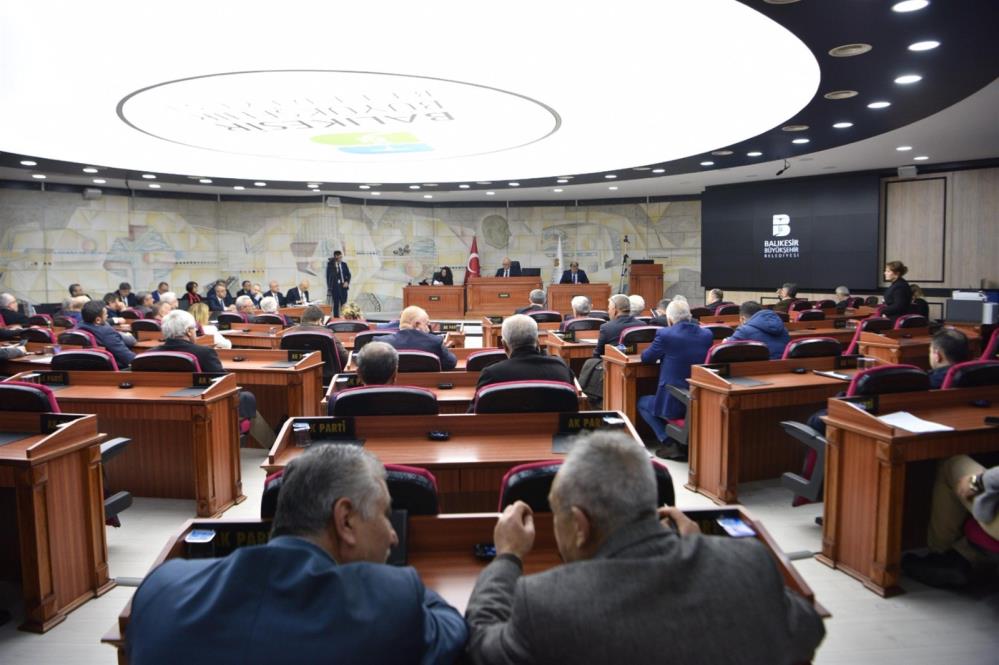 Ak parti bir sandalye daha kazandı