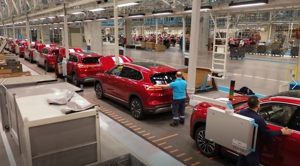 Togg'un ön siparişleri açıldıktan sonra ilk 24 saat içinde 22.150 adet T10X ön siparişi alındı. Togg'un bantlardaki görüntüleri, bekleyen yeni araçların sahipleriyle buluşacağı zamanı bekliyor.