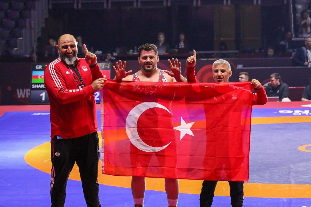 Büyükler Avrupa Güreş Şampiyonası grekoromen stil 130 kiloda Rıza Kayaalp, 12. kez Avrupa şampiyonu oldu.