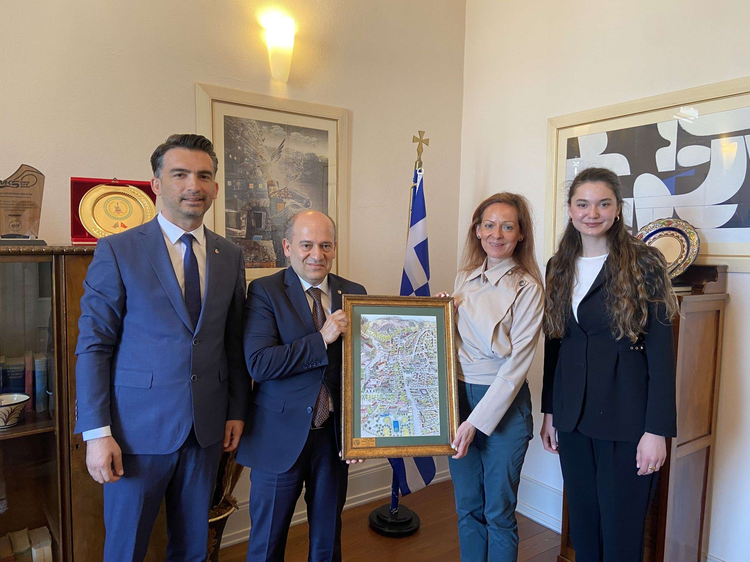 EDREMİT TİCARET ODASI'NDAN, YUNANİSTAN İZMİR BAŞKONSOLOSU DESPOİNA BALKİZA'YA ZİYARET