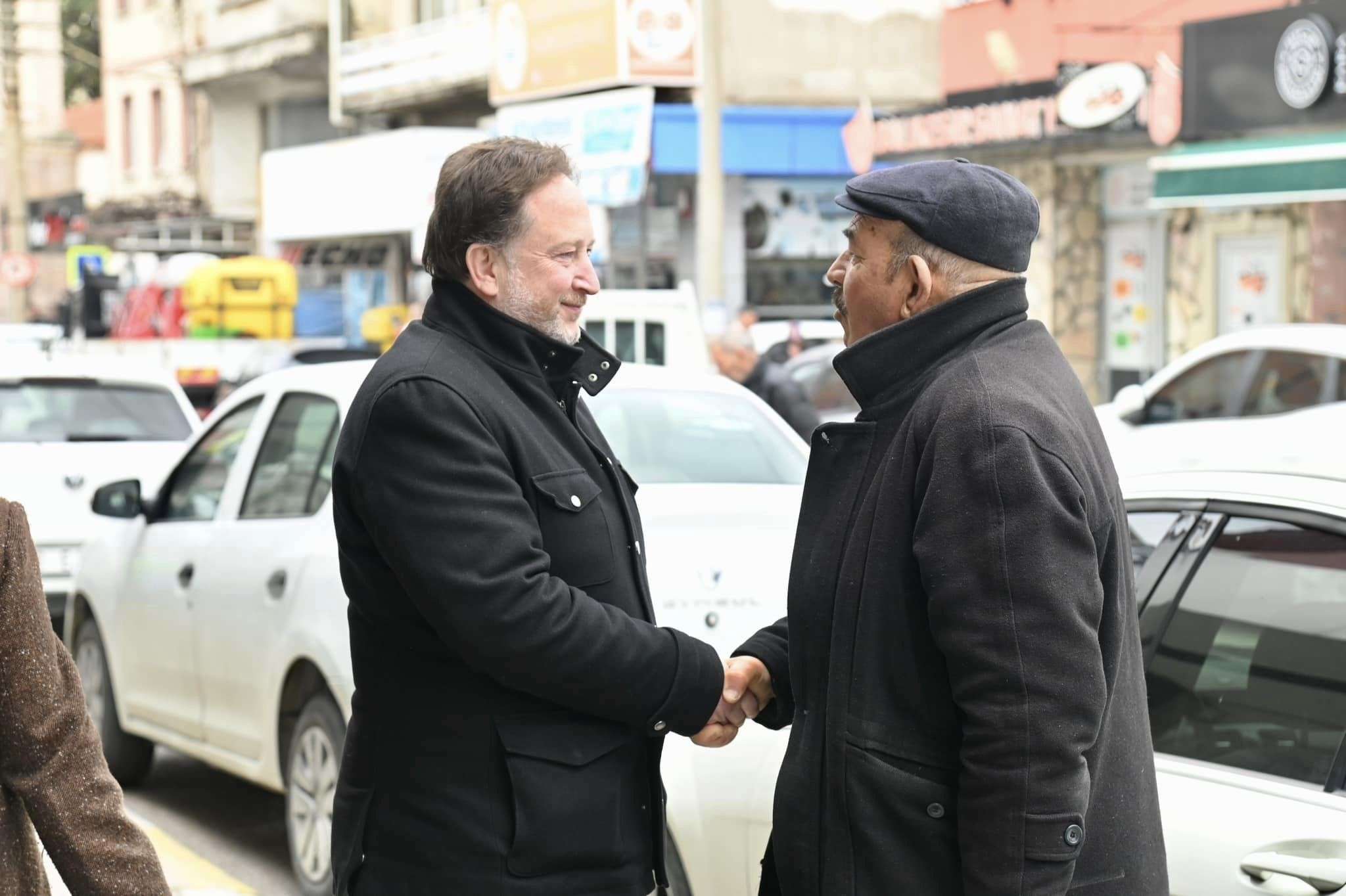 Karesi Belediye Başkanı Dinçer Orkan, vatandaşların istek ve beklentilerini karşılamak ve hizmet sunmak amacıyla sık sık mahalle ziyaretleri gerçekleştiriyor.