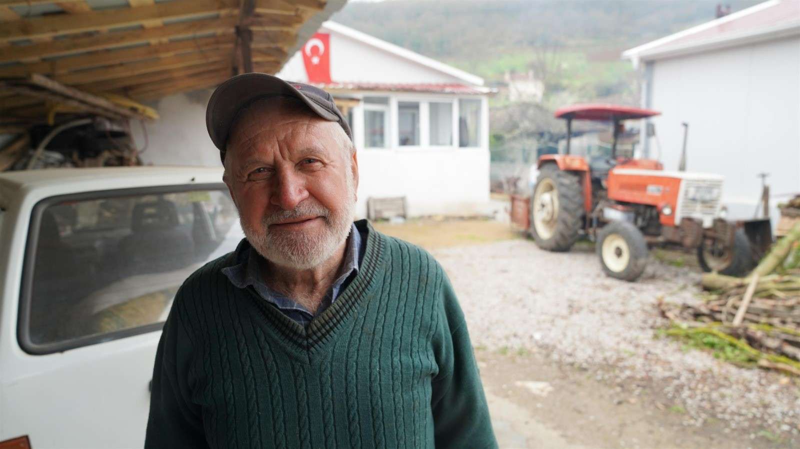 BAŞKAN YILMAZ EVİ YANAN ŞEHİT BABASINA VERDİĞİ SÖZÜNÜ TUTTU ŞEHİT BABASINDAN BAŞKAN YILMAZ'A TEŞEKKÜR