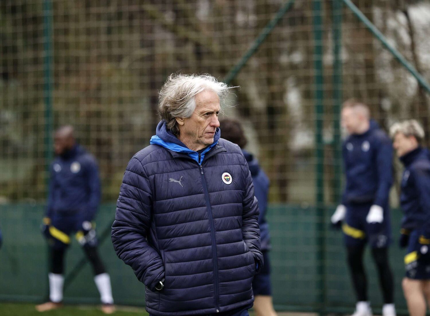Fenerbahçe'nin Teknik Direktörü Jorge Jesus, Türk futbolunda anlam veremediği çok şey olduğunu ifade etti. Jesus, ayrıca gelecek sezon Başkan Ali Koç'un görevi bırakması halinde kendisinin de takımın başında yer almayacağını belirtti.