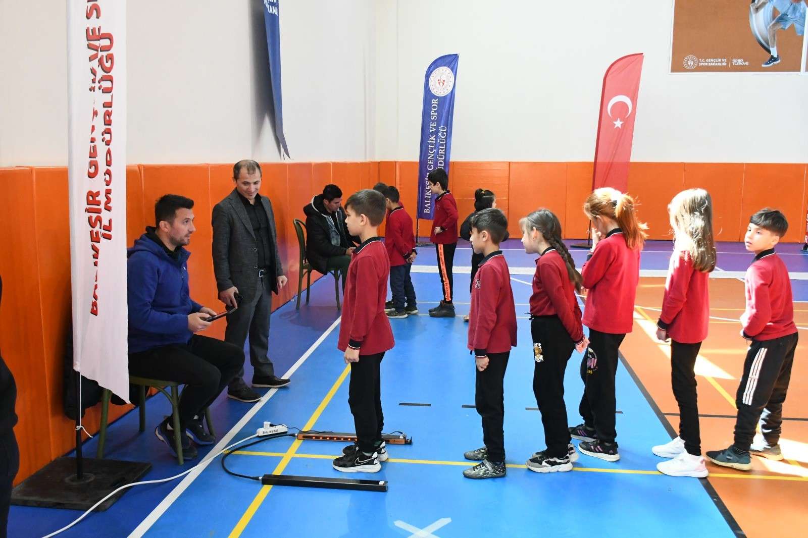 Gençlik ve Spor Bakanlığı ile Milli Eğitim Bakanlığı’nın ortaklaşa hayata geçirdiği Türkiye Sportif Yetenek Taraması ve Spora Yönlendirme Projesi ile tüm öğrencilerin yönlendirilmesi yapılıyor. Bu sayede hem geleceğin şampiyon sporcuları tespit ediliyor, hem de çocukların spor kültürünü geliştirerek sporun geniş kitlelere yaygınlaştırılması hedefleniyor.