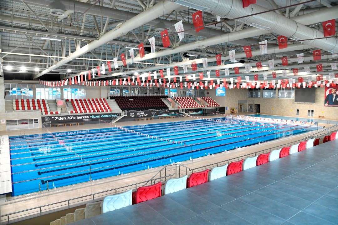 BALIKESİR'E GENÇLER İÇİN SPOR YATIRIMLARI SÜRÜYOR