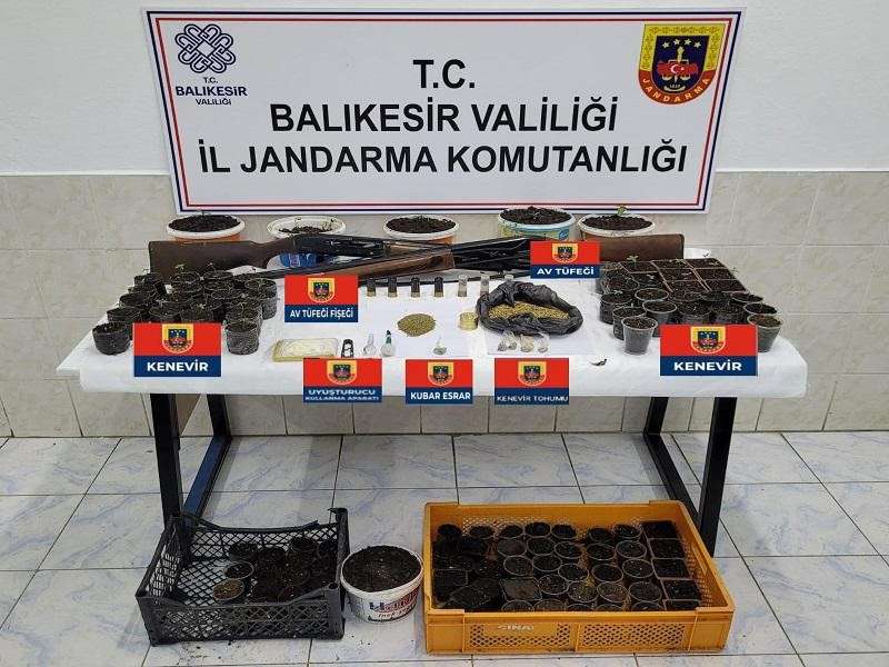 BALIKESİR'DE JANDARMADAN UYUŞTURUCU OPERASYONU