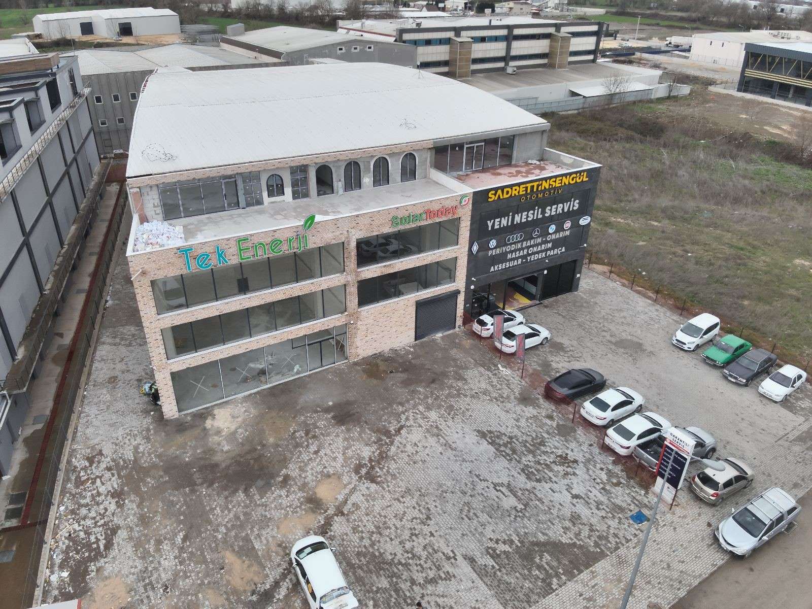 TÜRKİYE'NİN İLK YENİLENEBİLİR ELEKTRİKLİ ARAÇ ŞARJ İSTASYONU BURSA'DA AÇILIYOR