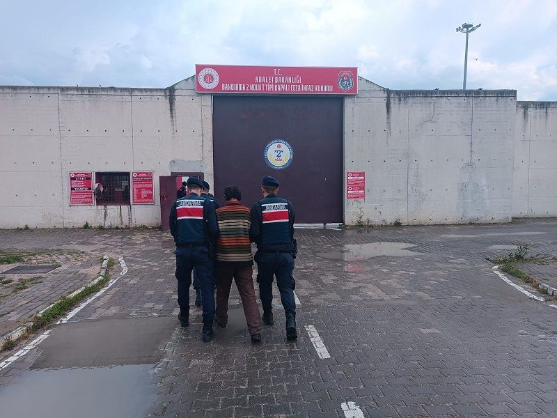 BALIKESİR'DE ARANAN 2 KİŞİ YAKALANDI