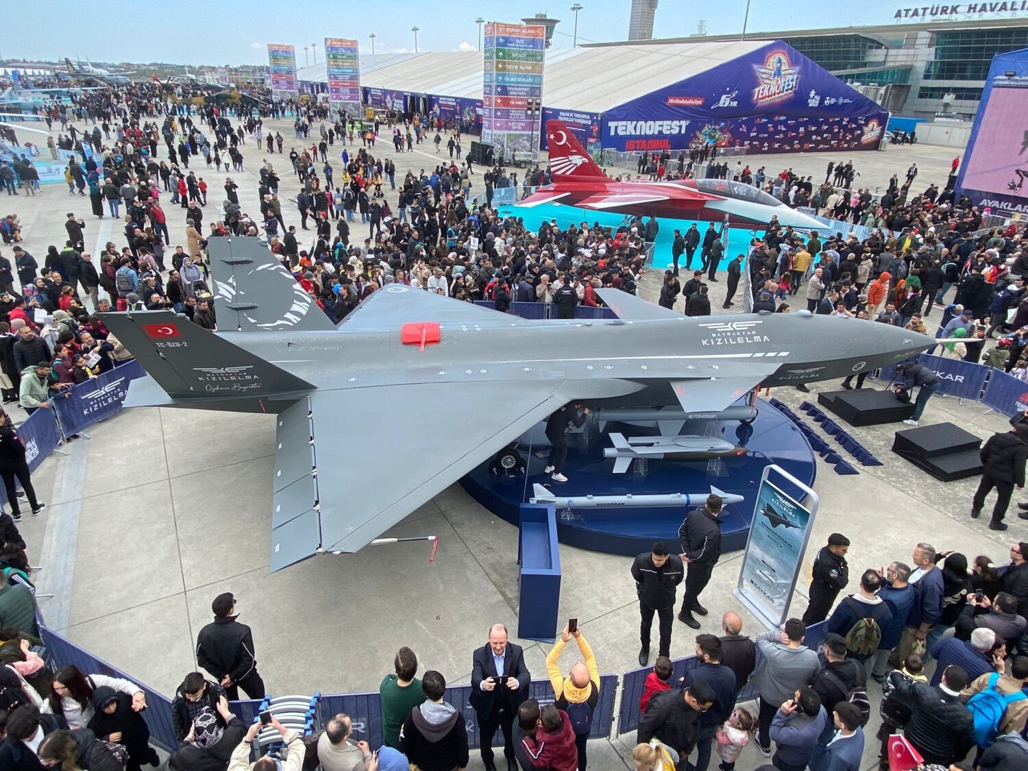 TEKNOFEST 2023'te Hürkuş, İnsansız Hava Uçağı Kızılelma, silahlı insansız hava aracı Bayraktar TB3 yoğun ilgi gördü.