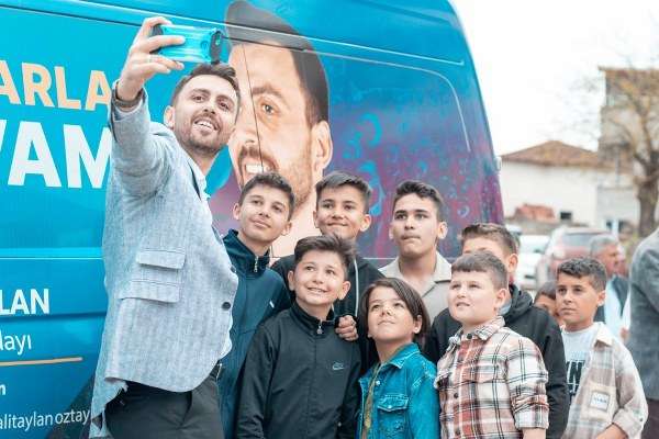 AK Parti Balıkesir Milletvekili adayı Ali Taylan Öztaylan 23 Nisan Ulusal Egemenlik ve Çocuk Bayramı ile ilgili yapmış olduğu açıklama ile başta çocuklaruklar olmak üzere tüm ülkenin 23 Nisan Ulusal Egemenlik ve Çocuk Bayramını kutladı.
