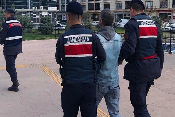 JASAT DEDEKTİFLERİNDEN KAÇAMADILAR