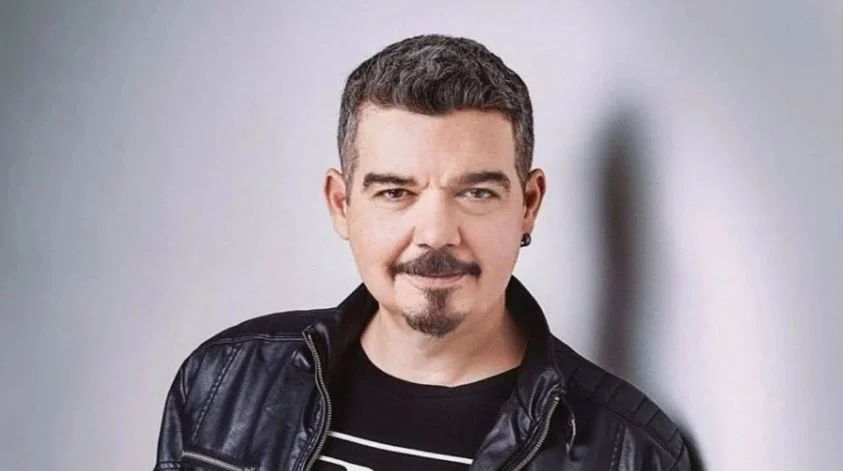 Beyin kanaması geçiren gazeteci ve müzik yazarı Tolga Akyıldız yaşamını yitirdi.