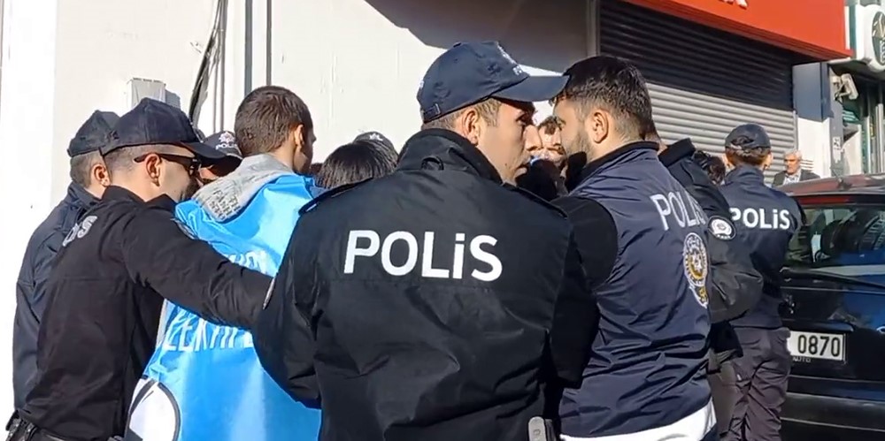 İZİNSİZ OLARAK TAKSİM'E YÜRÜMEK İSTEYEN GRUPLARA POLİS MÜDAHALESİ