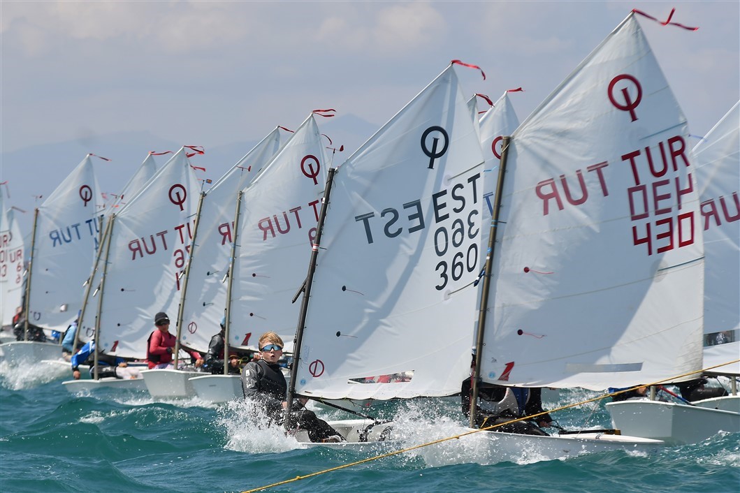 AYVALIK'TA TYF YELKEN LİGİ 2. AYAK OPTİMİST YARIŞMALARI SONA ERDİ