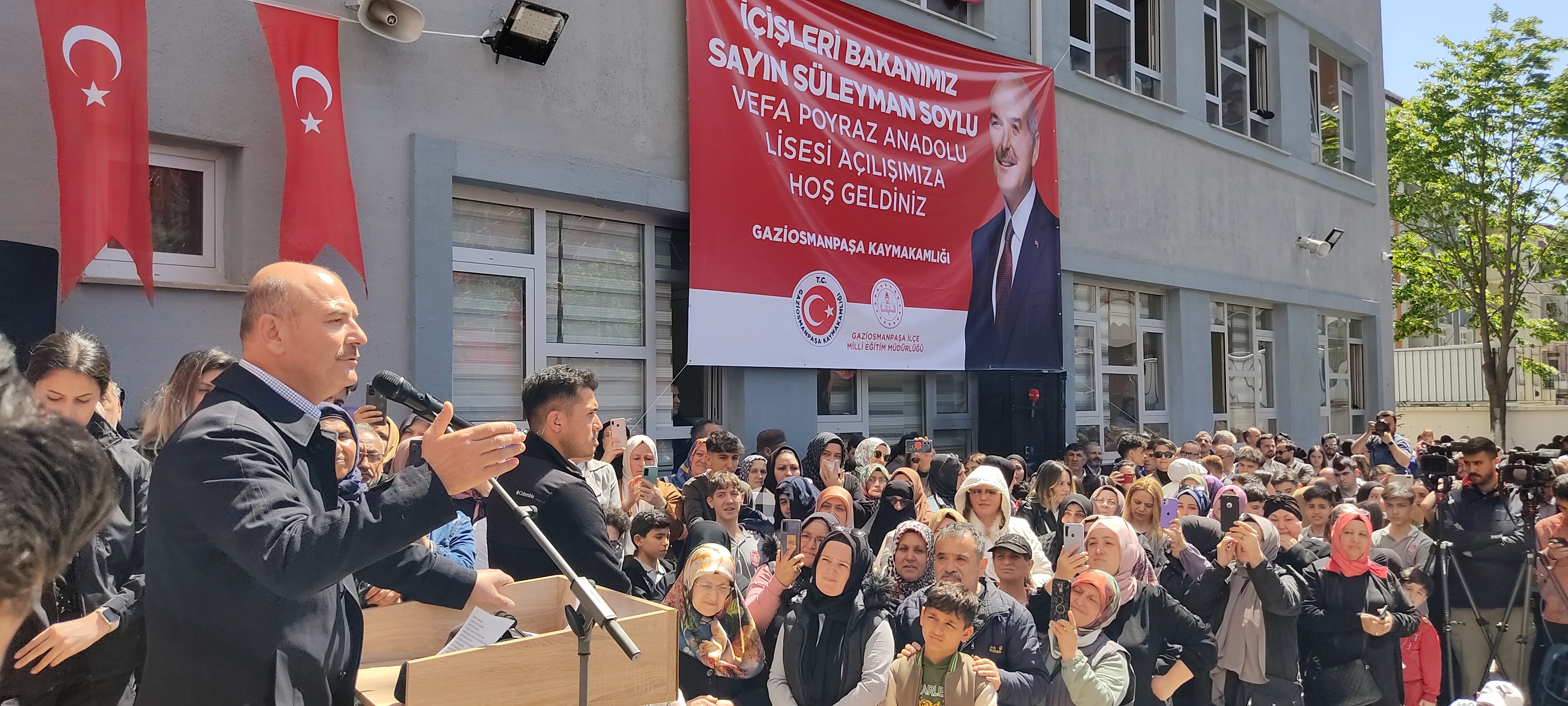 BAKAN SOYLU, TÜRKİYE'NİN MİLLİ TEKNOLOJİDEKİ GÜCÜNE VURGU YAPTI İÇİŞLERİ BAKANI SÜLEYMAN SOYLU: "YERLİ MALI HAFTASI'NI ELMAYLA, ARMUTLA, ÜZÜMLE, MANDALİNAYLA, KEKLE KUTLAMIYORUZ" "YERLİ MALI HAFTASI'NI, 4 GÜN DEVAM EDEN VE DÜN SONA EREN TEKNOFEST İLE KUTLUYORUZ"