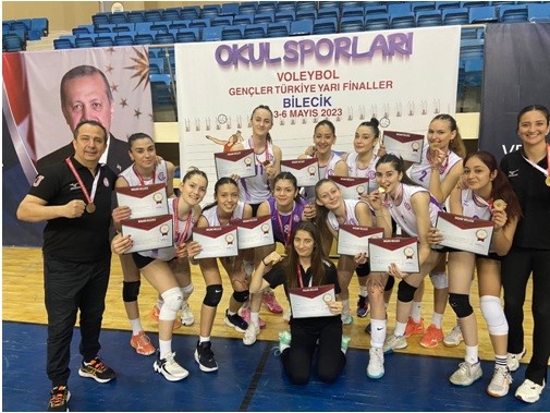 Ayvalık Uğur Anadolu Lisesi Voleybol takımı, Balıkesir