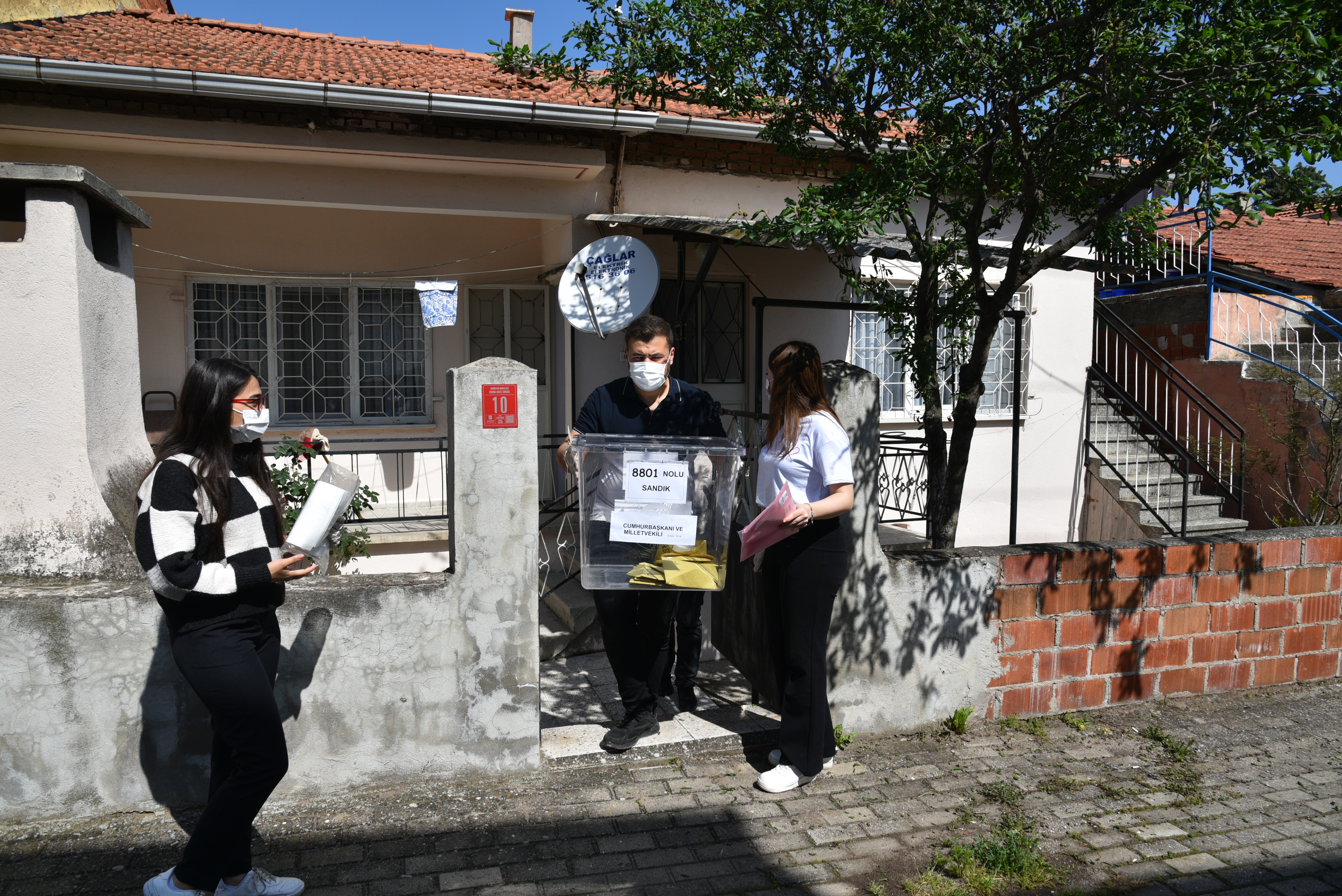 SINDIRGI'DA GEZİCİ SANDIKTA OY KULLANMA İŞLEMİ TAMAMLANDI