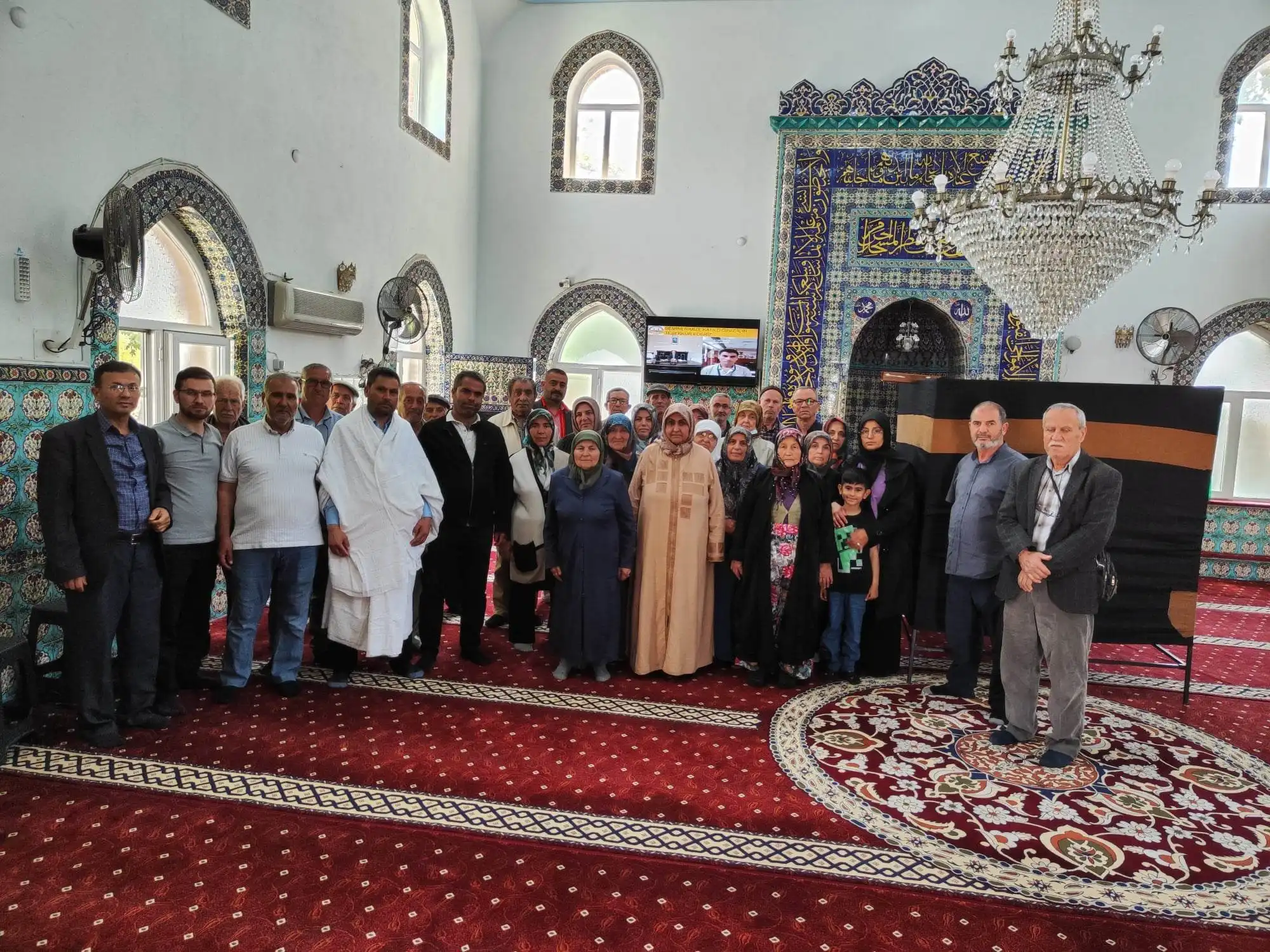 Burhaniye ilçesinde, önümüzdeki sezonda hacca gidecek vatandaşlar için hacca hazırlık semineri düzenlendi.