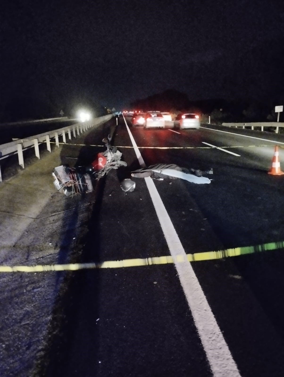 Tekirdağ-İstanbul yolunda kamyona arkadan çarpan motosikletin sürücüsü hayatını kaybetti.