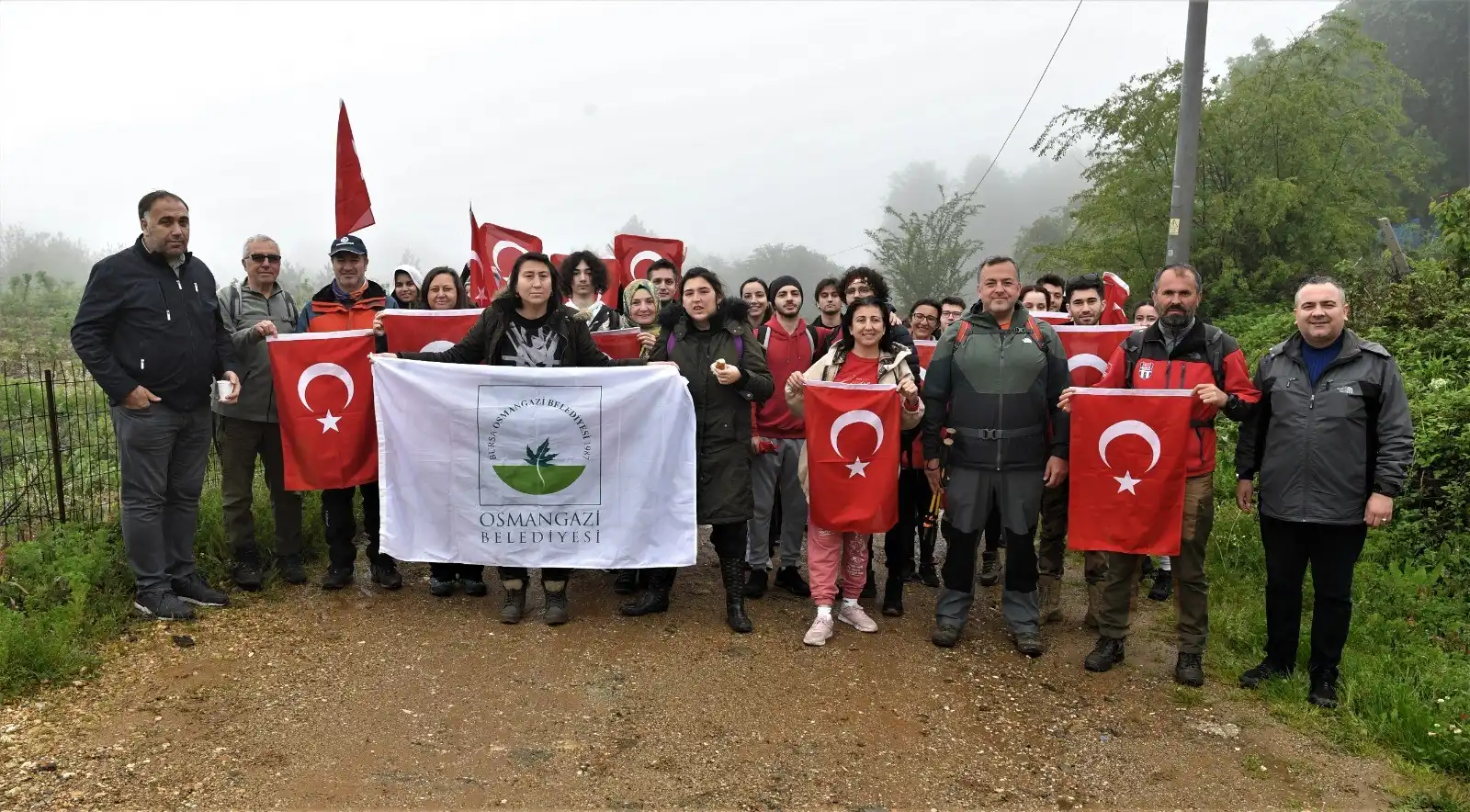 Osmangazi Belediyesi, 19 Mayıs Atatürk’ü Anma, Gençlik ve Spor Bayramı’nı Uludağ’da düzenlenen ‘Doğa Yürüyüşü’ ile kutladı.