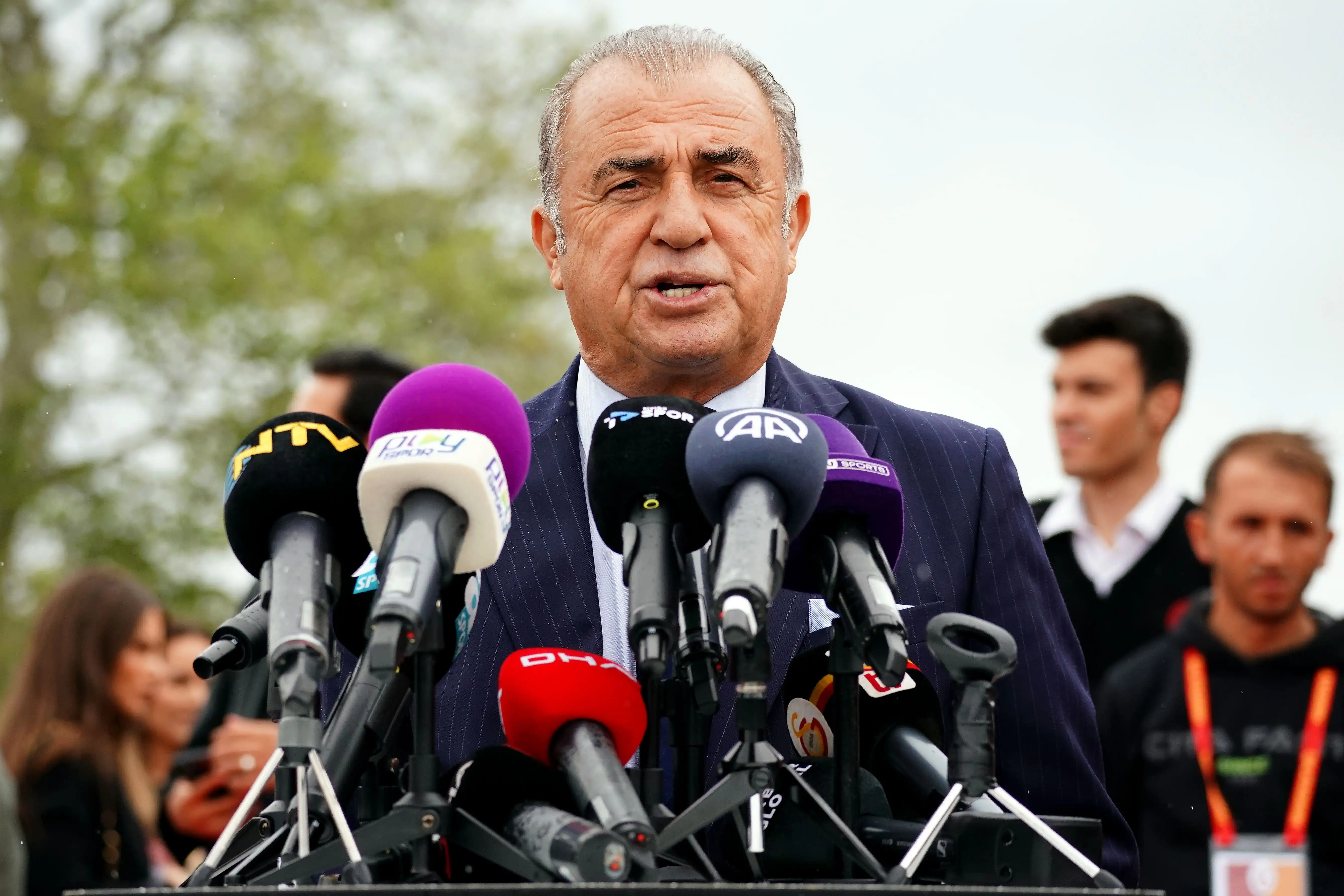 Galatasaray’ın eski Teknik Direktörü Fatih Terim, Kemerburgaz Metin Oktay Tesisleri'ni kazandıran herkese teşekkür ederek, "Her kazandırılan böyle bir tesis, ülkemize yapılacak en önemli hizmettir" dedi.