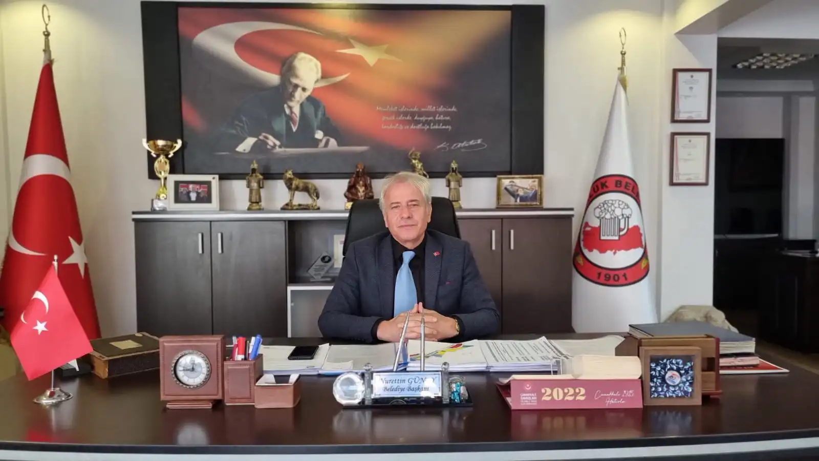 Susurluk Belediye Başkanı Nurettin Güney, belediyenin yatırımlarıyla ilgili değerlendirmelerde bulundu. Güney yaptığı açıklamada, 2019 Belediye Seçimi kazanmasından bu yana hiçbir şekilde ayrım yapmadan, kimseyi dışlamadan ve imkânları en iyi şekilde değerlendirerek çalıştığına dikkat çekti.