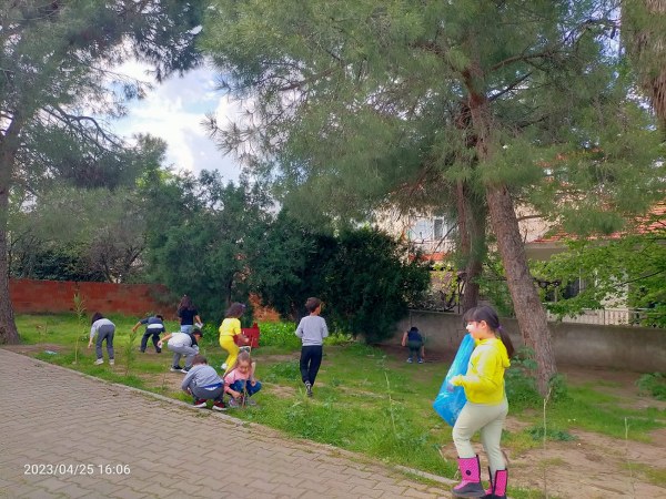 ÇEDES Projesi kapsamında yürütülen çeşitli uygulamalarla çocuk ve gençlere verilen eğitimlerin yanı sıra manevi değerleri yaşatmak adına sosyal etkinliklere de yer verildi. Bu kapsamda İlçe Milli Eğitim Müdürlüğü tarafından yürütülen faaliyetler son hızıyla devam ediyor.