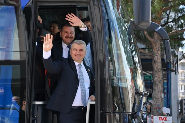 ak partiden bandırma çıkartması (2)