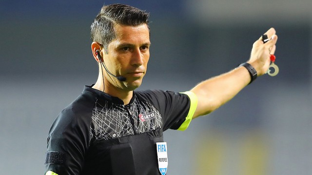 Türkiye Futbol Federasyonu'nun hakem Ali Palabıyık'la ilgili kararı sonrası Bandırmaspor yazılı açıklama yayımladı: "Ali Palabıyık'ın derhal emekli edilmesini istiyoruz"