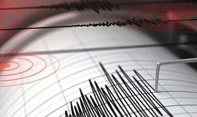 Adana’nın Saimbeyli ilçesinde 4.9 büyüklüğünde deprem meydana geldi. AFAD'dan yapılan açıklamaya göre, Saimbeyli ilçesinde saat 15.46'da 4.9 büyüklüğünde deprem meydana geldi. Yerin 6.67 kilometre derinliğinde meydana gelen deprem nedeniyle tedirgin olan vatandaşlar kendilerini sokağa attı.