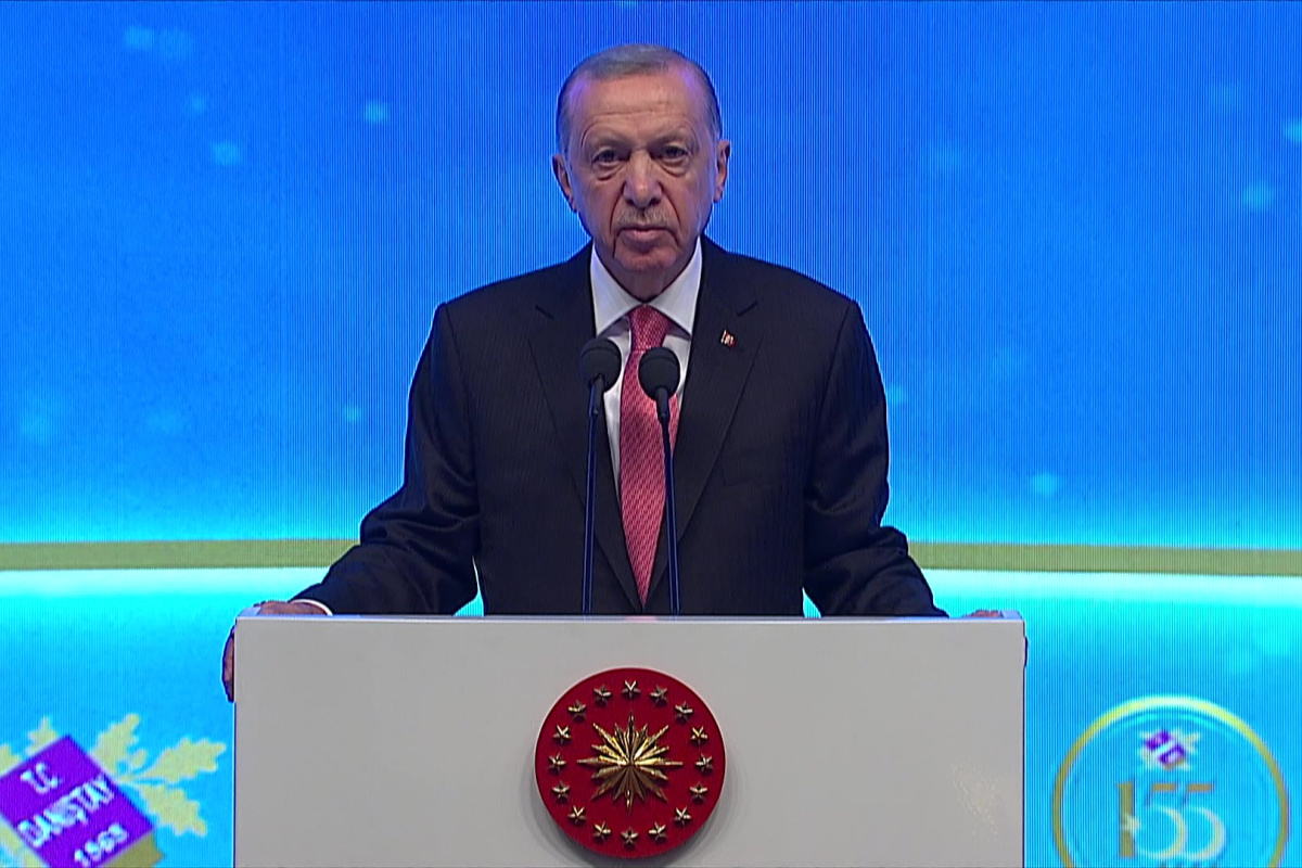 Cumhurbaşkanı Recep Tayyip Erdoğan, Türkiye'nin milli irade ile hazırlanmış, sivil ve özgürlükçü bir anayasaya kavuşmasını istediklerini ifade etti. Erdoğan, ''Seçimden sonra bu konuyu hem milletimizin hem Meclisimizin gündemine tekrar taşıyacağız'' dedi.