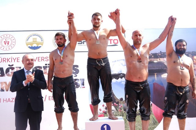 Türkiye Üniversite Sporları Federasyonu tarafından ilk kez düzenlenen Türkiye Üniversiteler Yağlı Güreş Şampiyonası